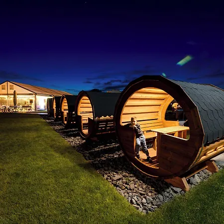 Fantazja Kompleks wypoczynkowy *